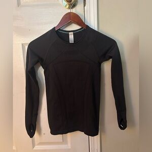 Iviva Long Sleeve Athletic Top